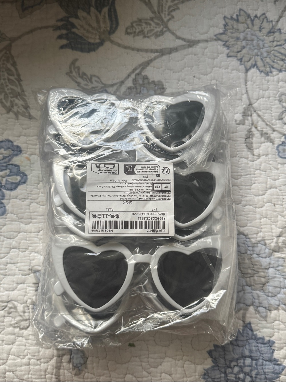 Unknown Brand White Heart Sunglasses - Pack of 3